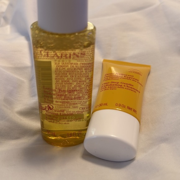 NEW Clarins gentle exfoliation cleanser and Hydrating toning lotion - Picture 3 of 3
